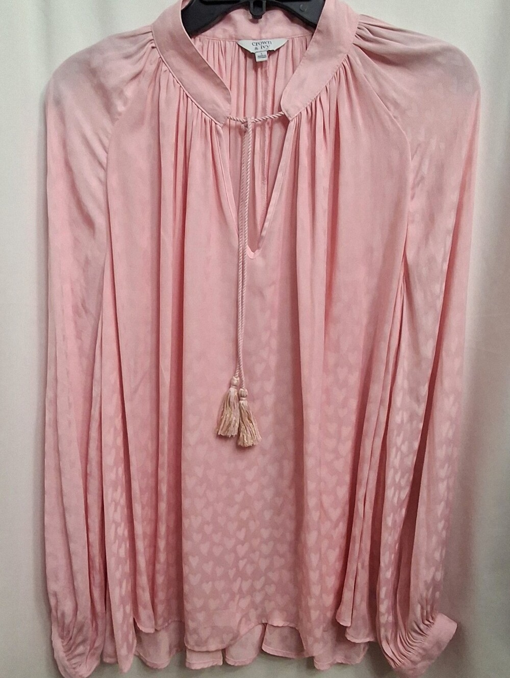 Crown & Ivy Silky Soft Pink Blouse W/ A Heart Pattern Flowy, Tassel Tie SZ Large